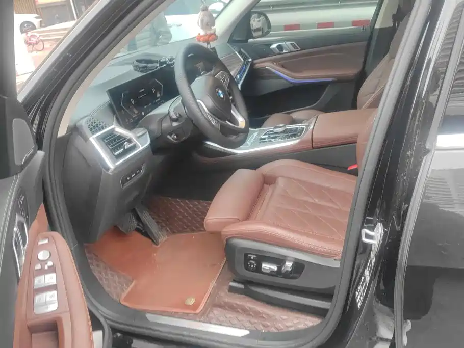 BMW X7 2024 2023 xDrive40i Leading Luxury Package