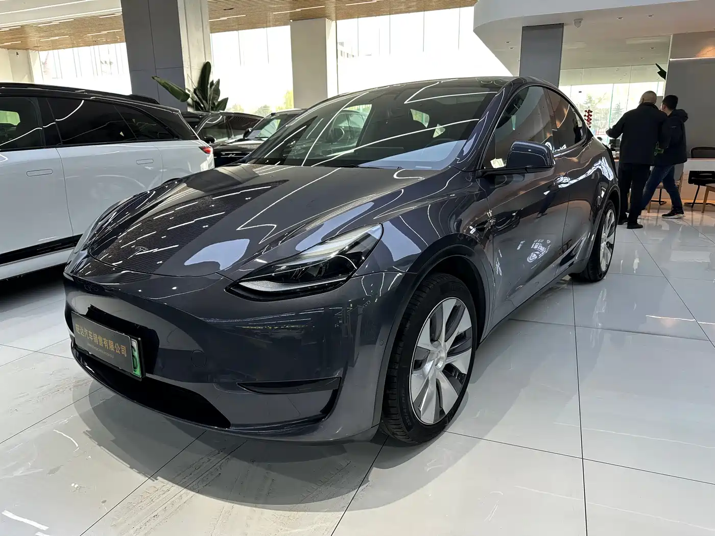 TESLA MODEL Y