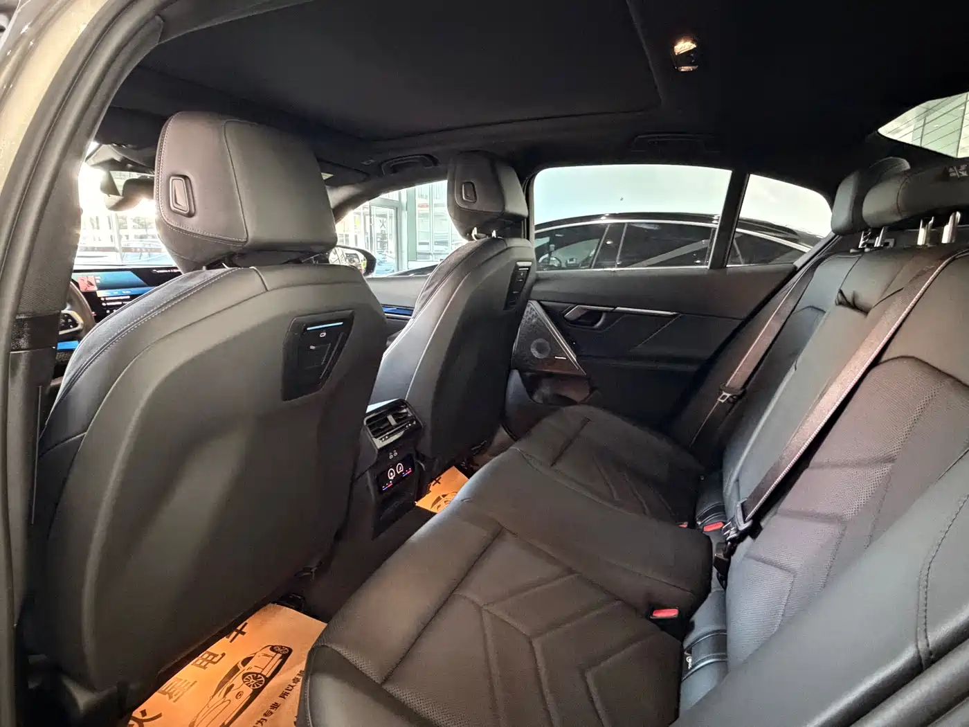 BMW i5 M60 2024 xDrive M60 фото 10