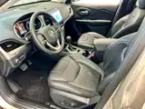 صورة 6 - Jeep Cherokee