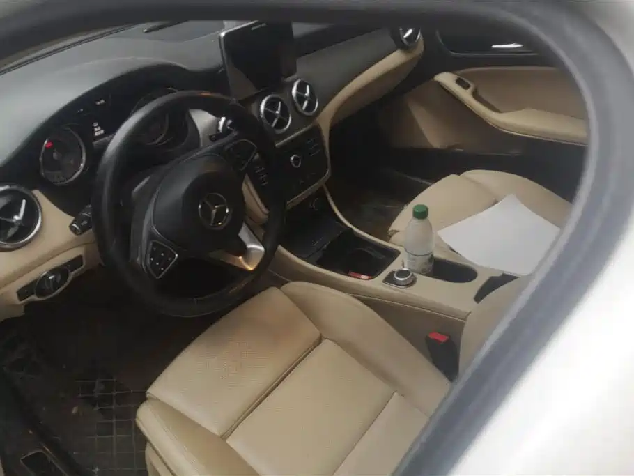 Mercedes-Benz GLA 2016 GLA 200 Dynamic фото 12