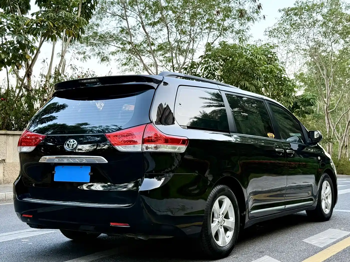 Toyota Sienna 2015 3.5L 2WD LE фото 13