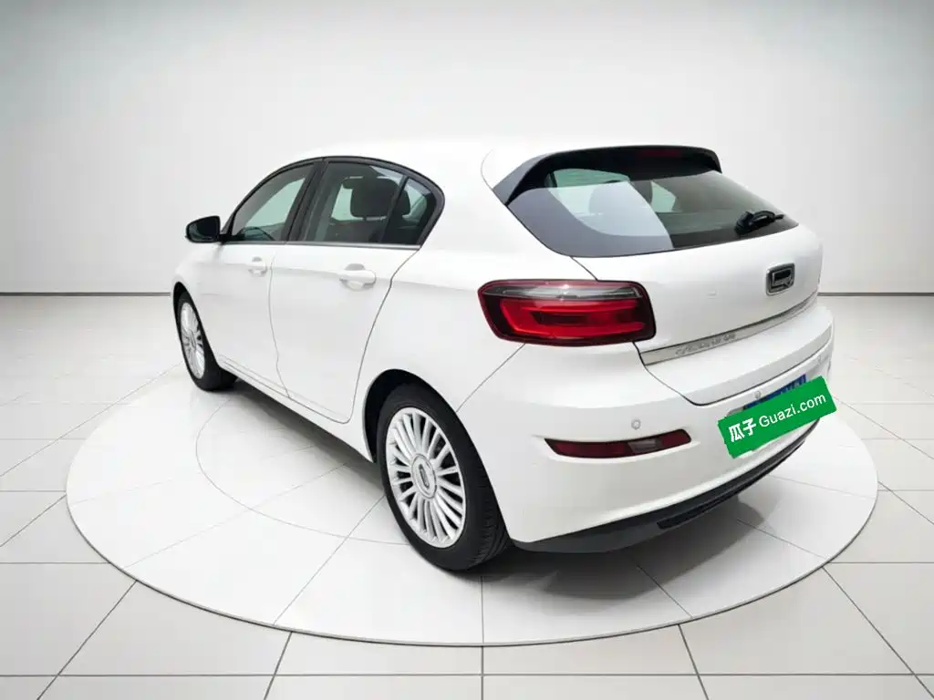 Qoros 3 2015 2014 Hatchback 1.6L Auto Enhanced Joy Version