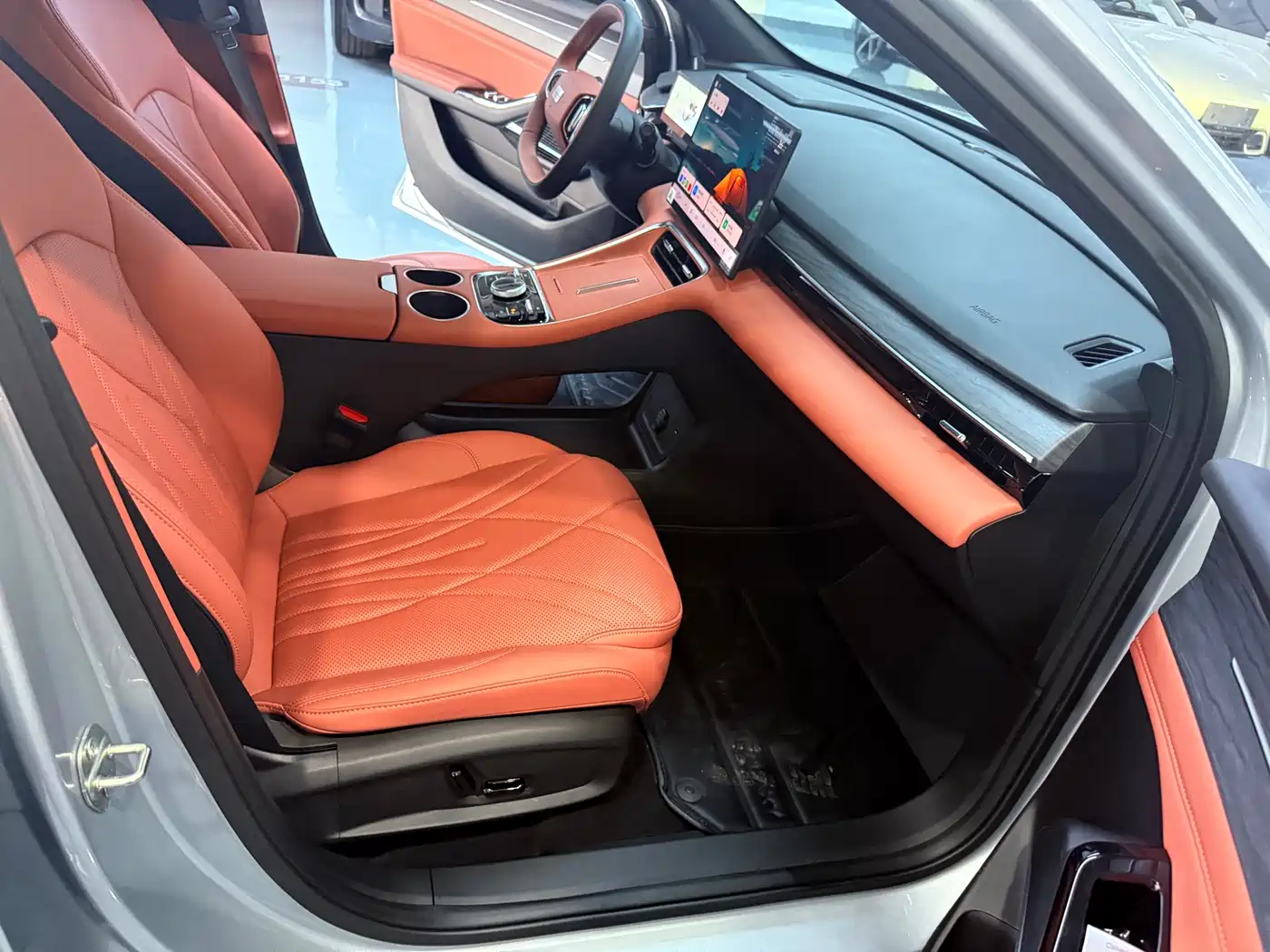 Geely Galaxy Galaxy L6 2025 EM-i 140km Starship Edition фото 10