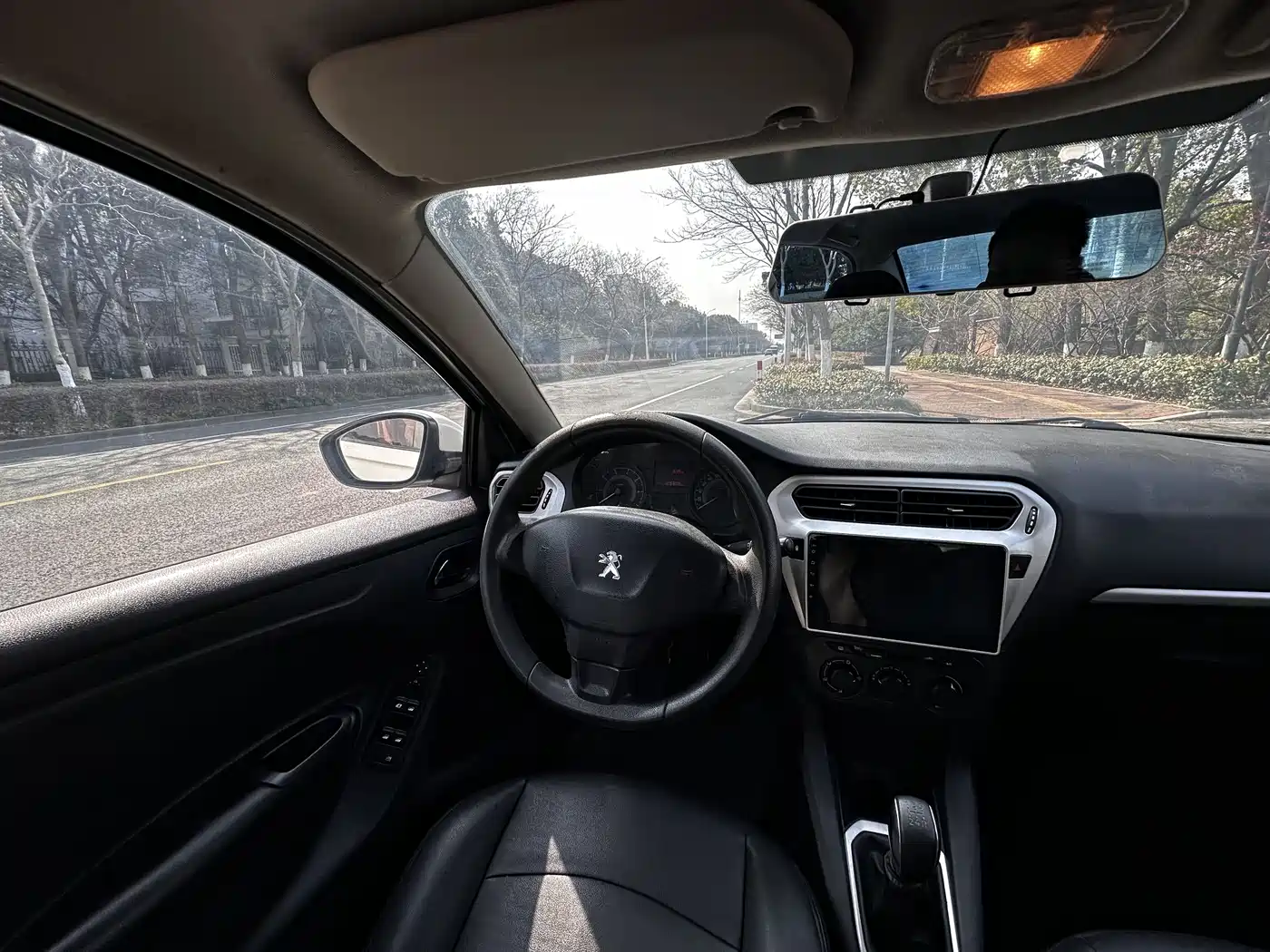 Peugeot 301 2016 1.6L Manual Comfort Edition фото 11