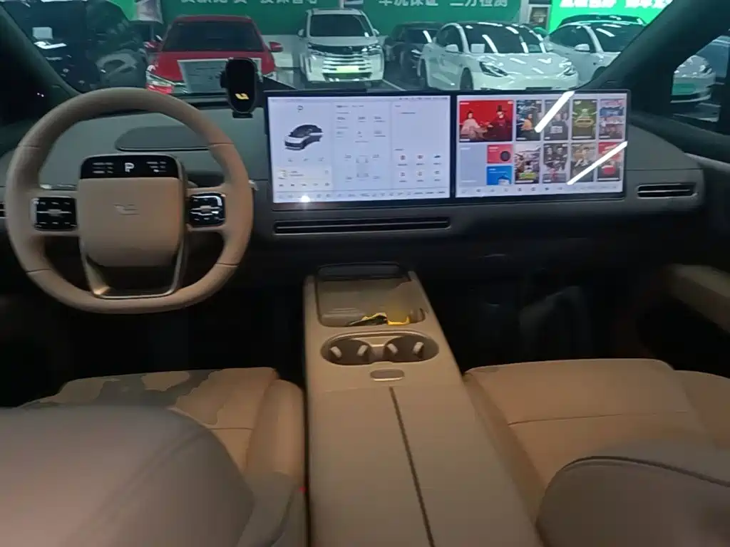 Li Auto i6 2026 2025 2WD Base Model