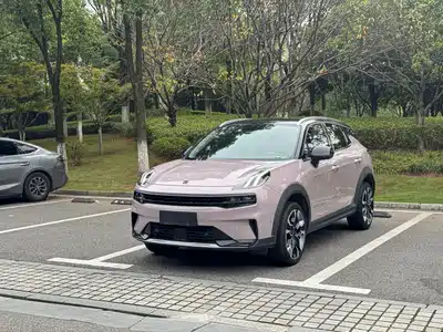 Lynk & Co 06
