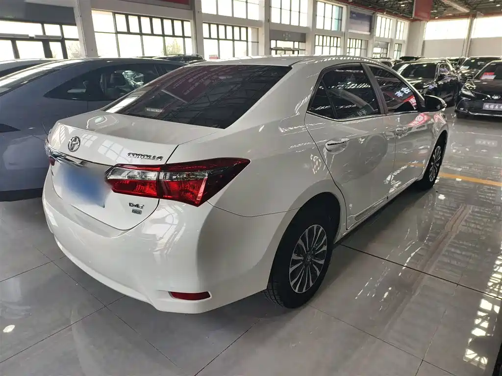 Toyota Corolla 2017 Facelift 1.2T S-CVT GL-i фото 11