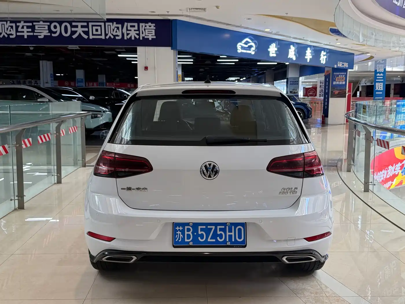 Фото 8 - Volkswagen Golf