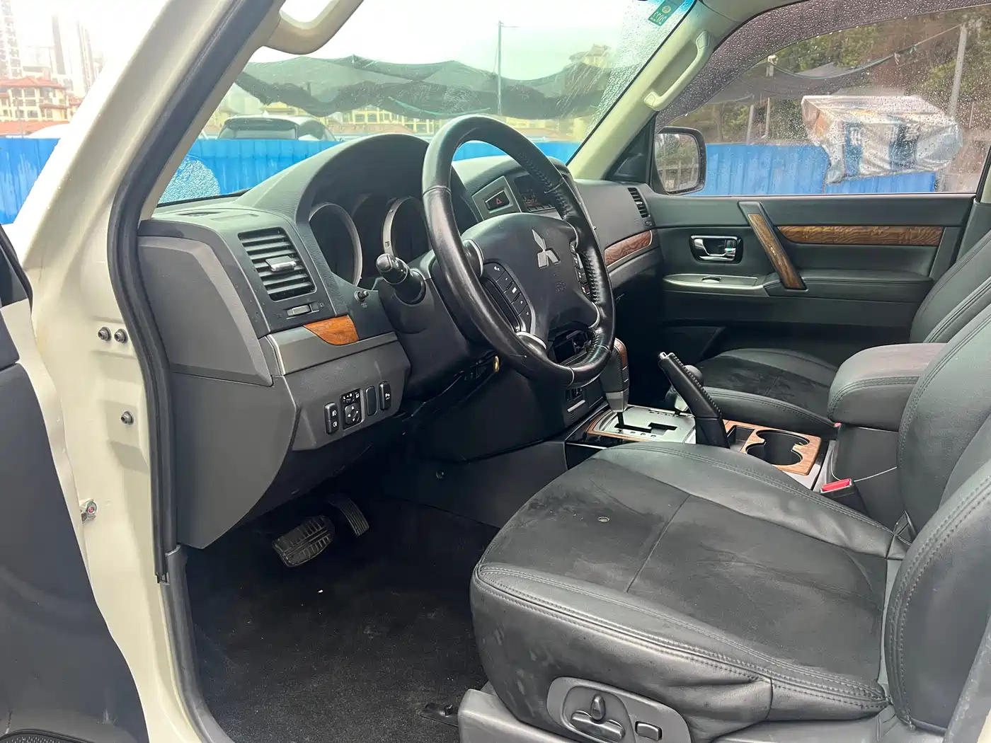 Mitsubishi Pajero (Import) 2018 3.0L Automatic Standard Edition фото 8