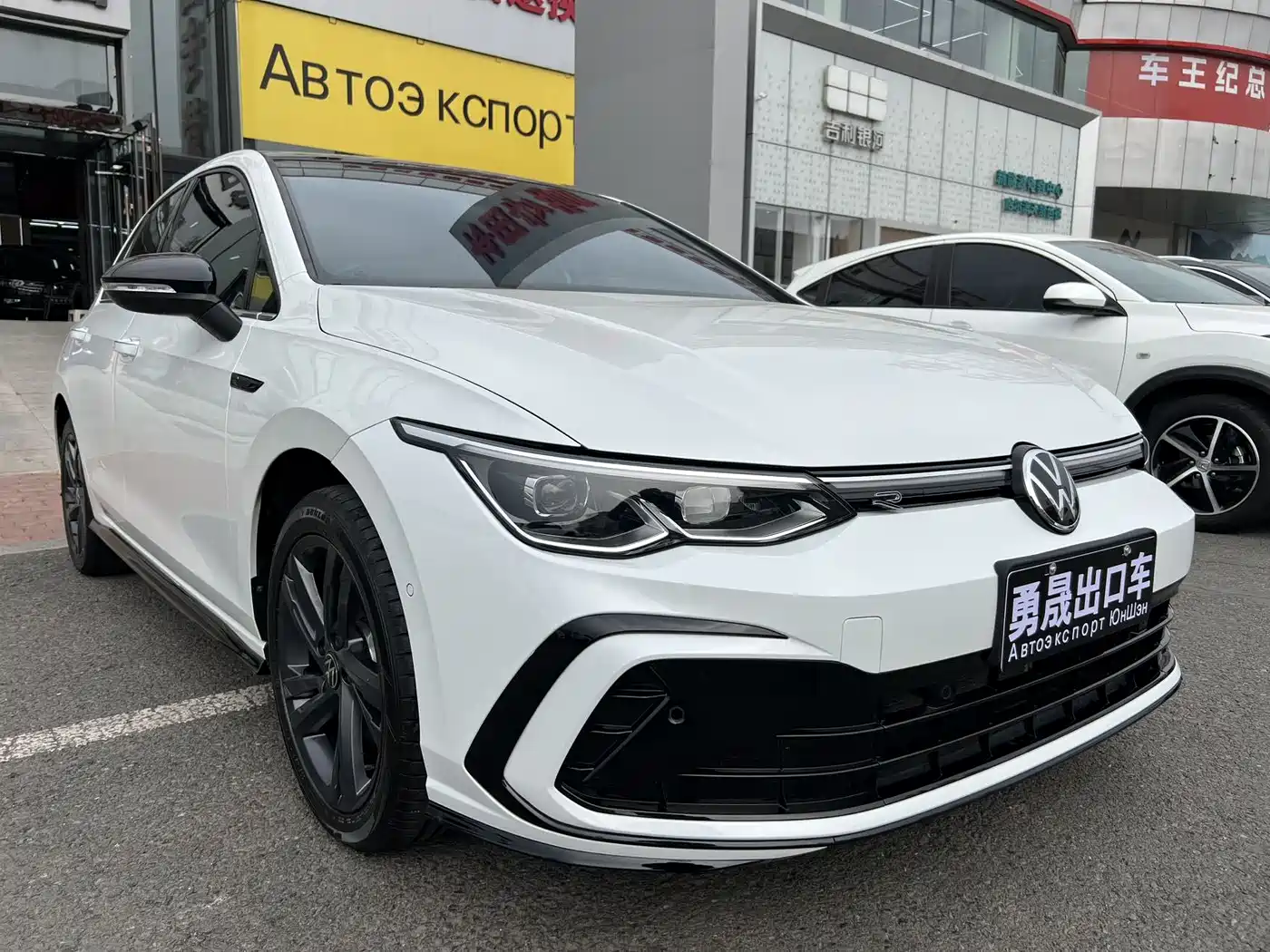 Volkswagen Golf 2023 280TSI DSG R-Line Lite фото 3