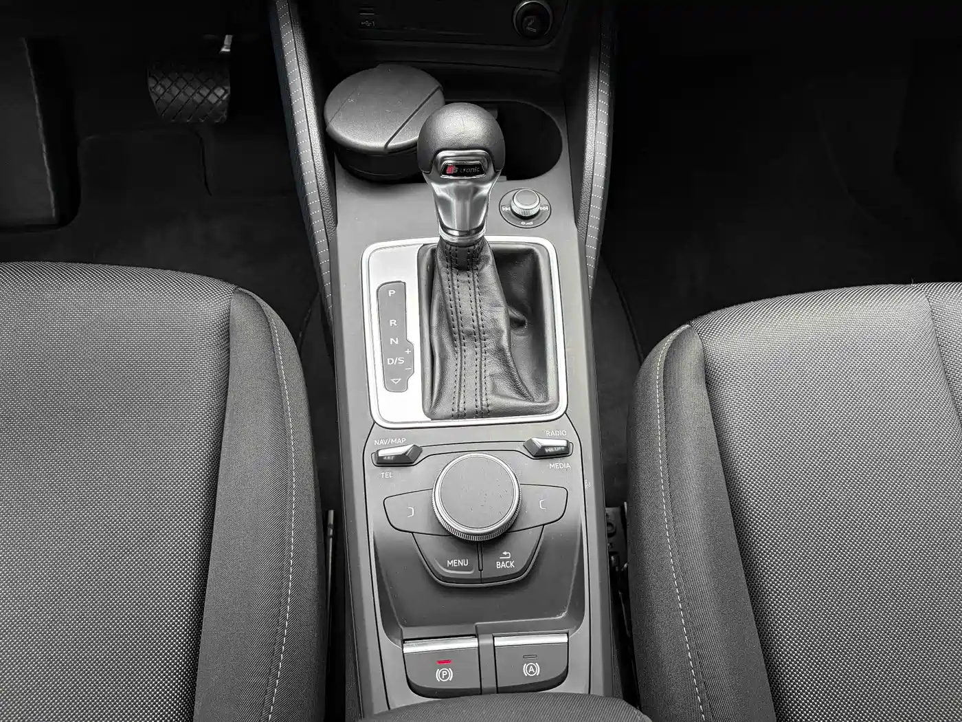 Audi Q2L 2018 35 TFSI Launch Exclusive Edition China VI фото 14