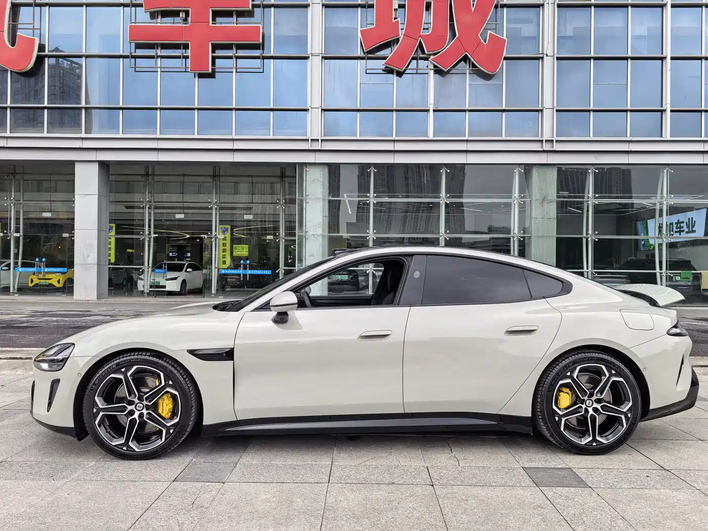 XIAOMI CAR XIAOMI SU7