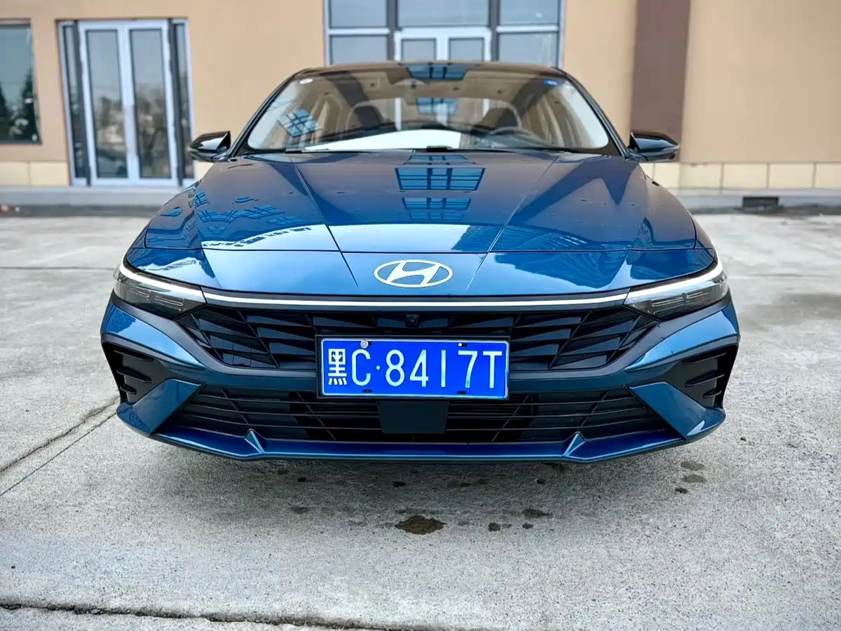 Hyundai Elantra 2023 1.5L CVT TOP Flagship Edition фото 2