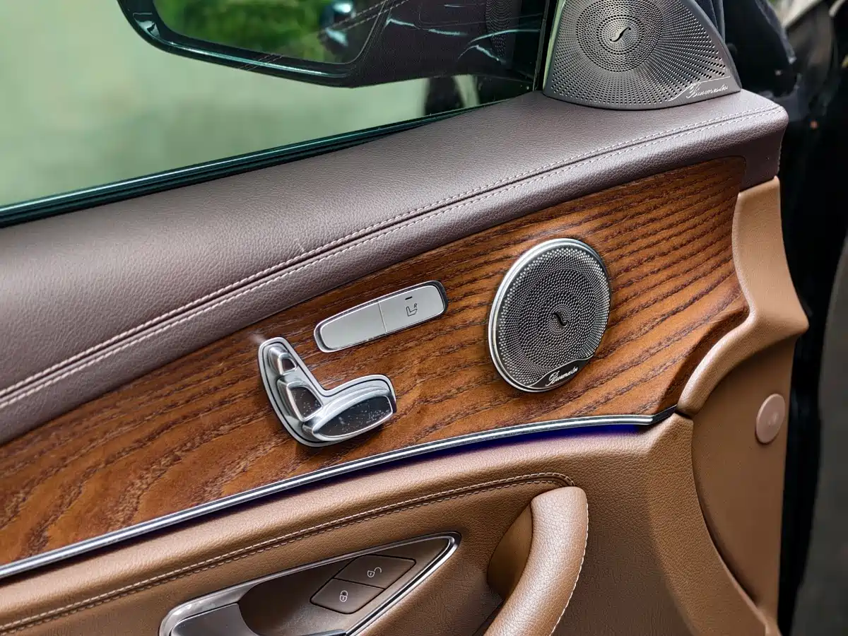 MERCEDES-BENZ E CLASS