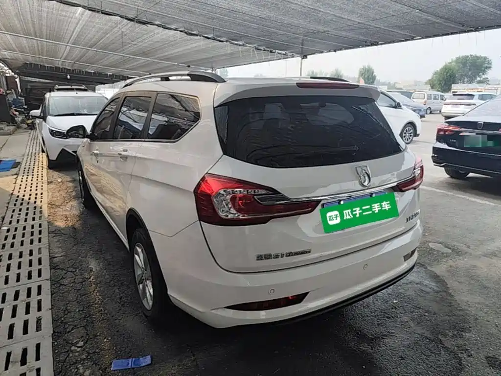 Baojun 310W 2017 2017 1.5L Manual Fashion Edition (China V)