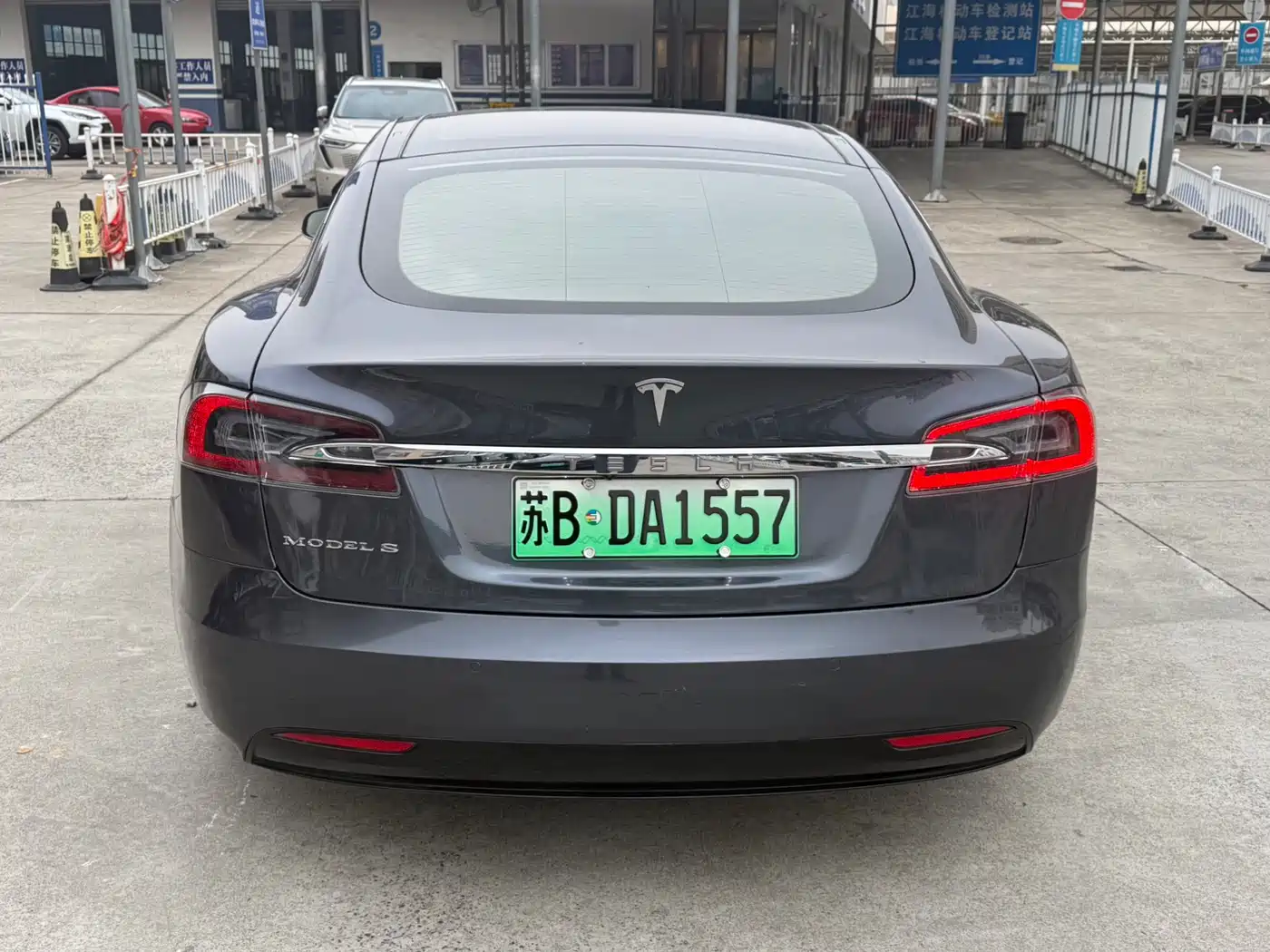 TESLA MODEL S