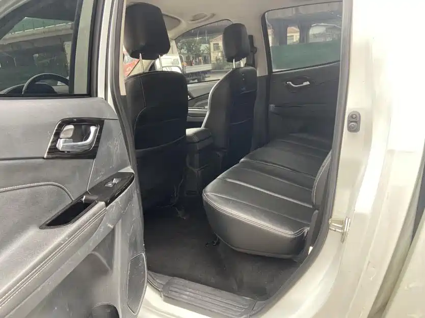 Isuzu Lingtuo 2022 2020 2.5T 2WD Automatic Flagship Edition China VI Extended Version JE4D25Q6A