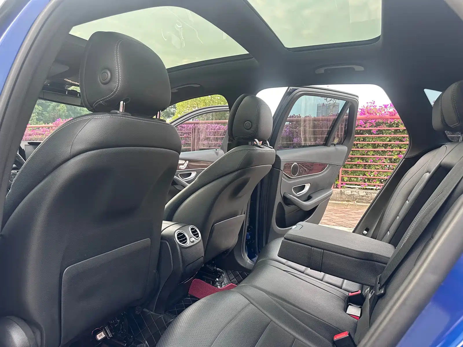 Фото 8 - Mercedes-Benz GLC