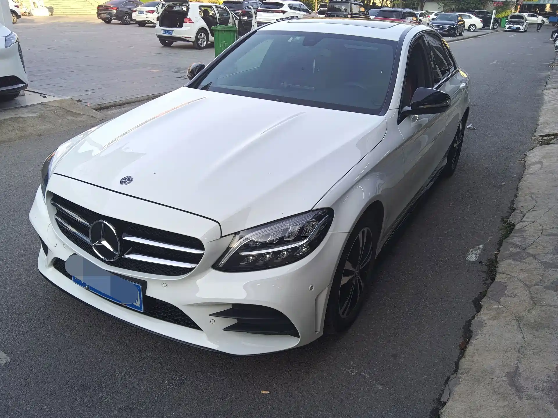 صورة 1 - Mercedes-Benz C-Class