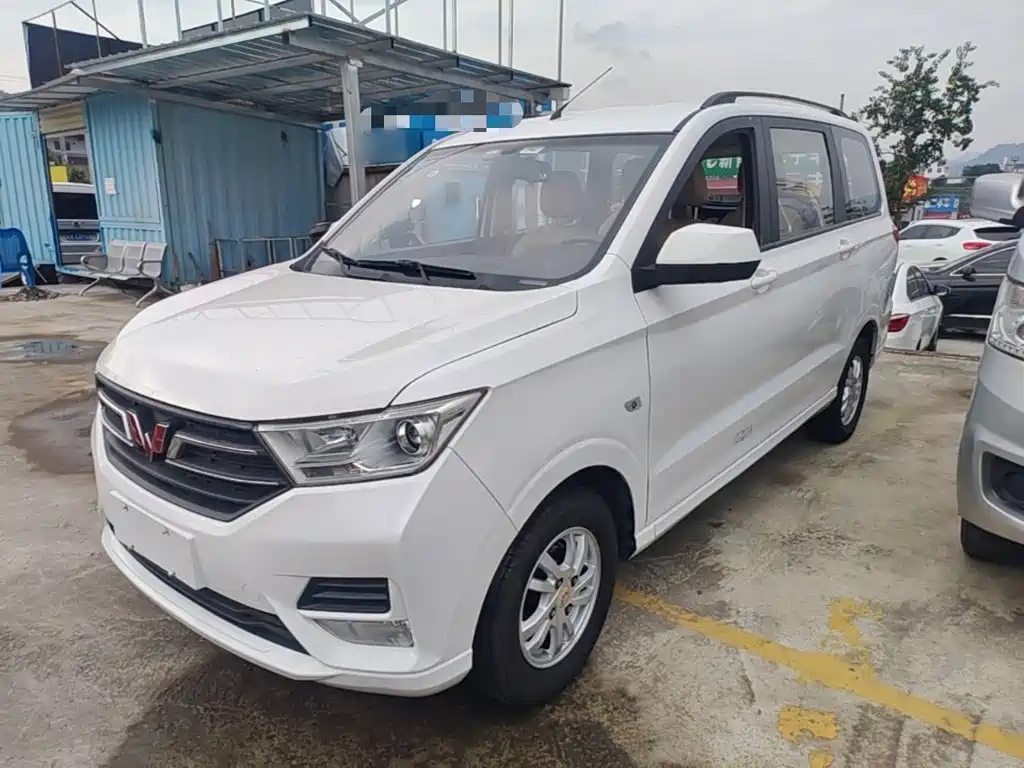 Wuling Motors Wuling Hongguang 2018 — пригон из Китая