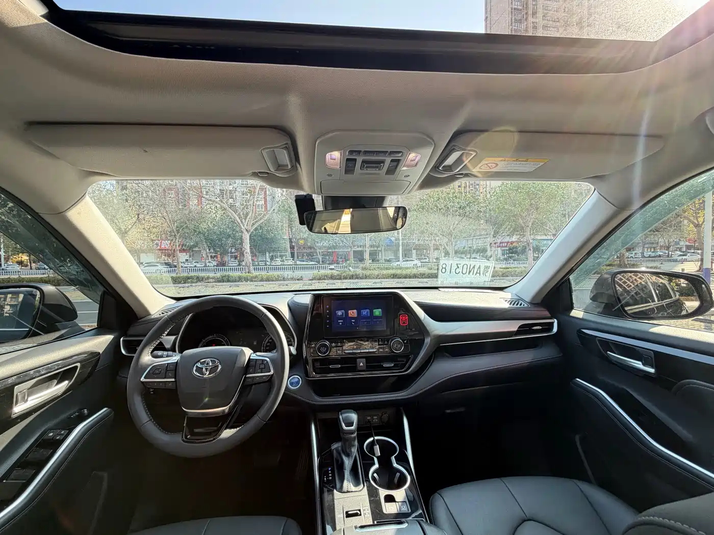 Toyota Highlander 2022 Hybrid 2.5L 4WD Luxury 7-Seater фото 6
