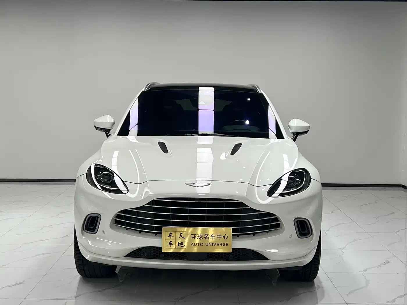 Aston Martin DBX 2021 4.0T V8 Flawless Flame фото 2