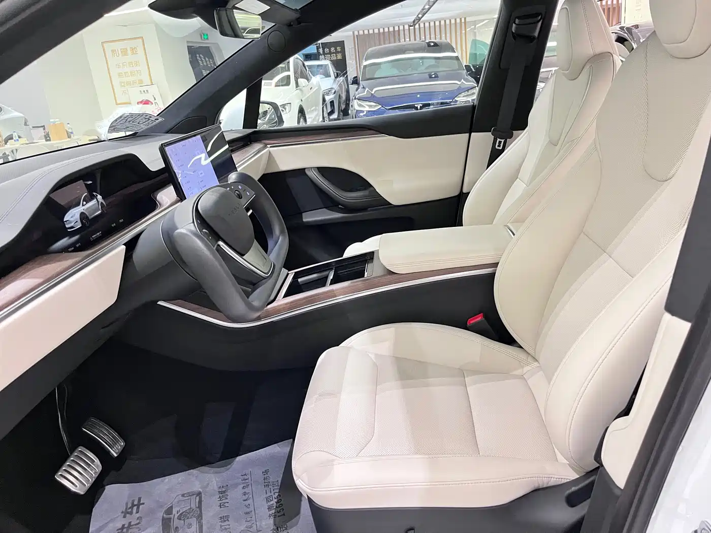 TESLA MODEL X
