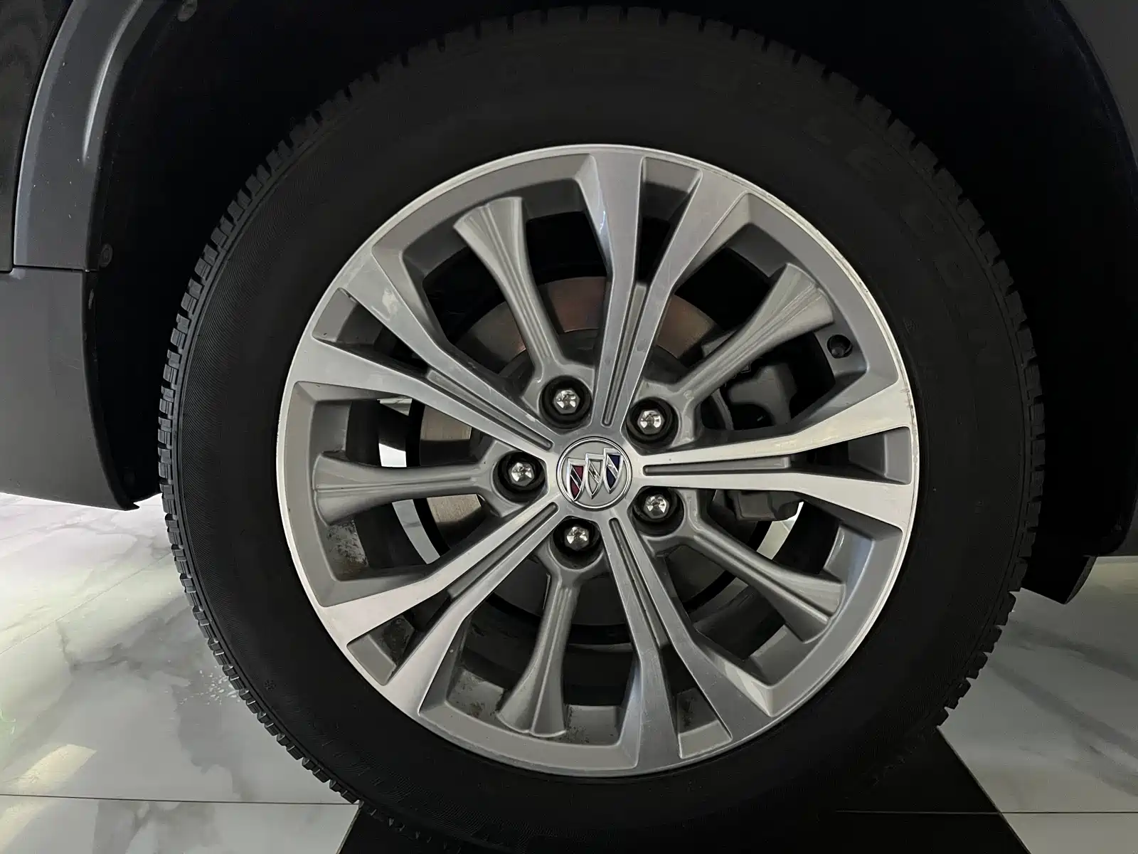 Фото 10 - Buick Envision Plus