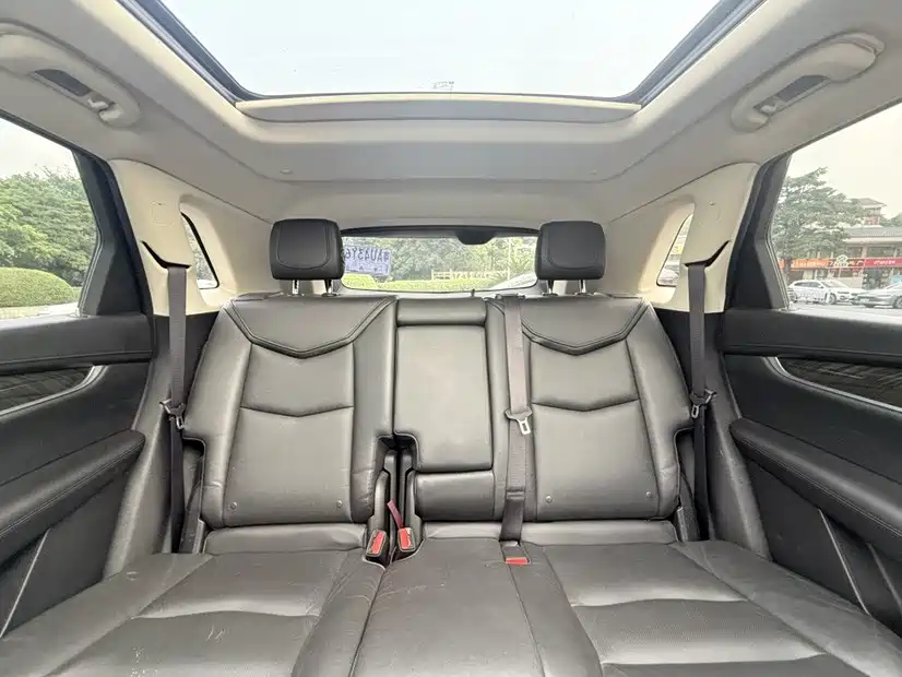 Photo 12 - Cadillac XT5