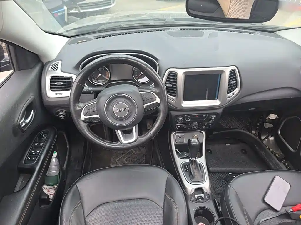 صورة 15 - Jeep Compass