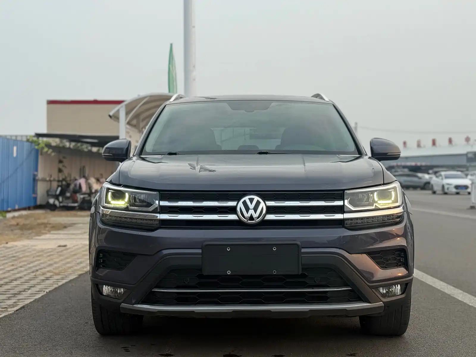Photo 2 - Volkswagen Tharu