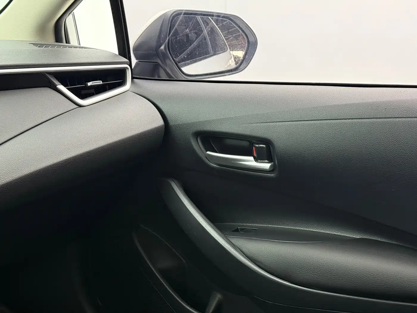 Toyota Corolla 2021 1.2T S-CVT Elite PLUS Edition фото 9
