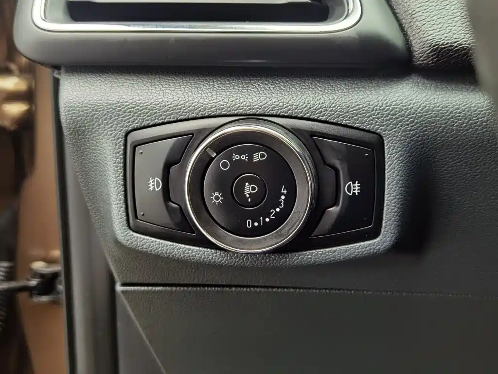Ford Escort 2015 2015 1.5L Automatic Fashion