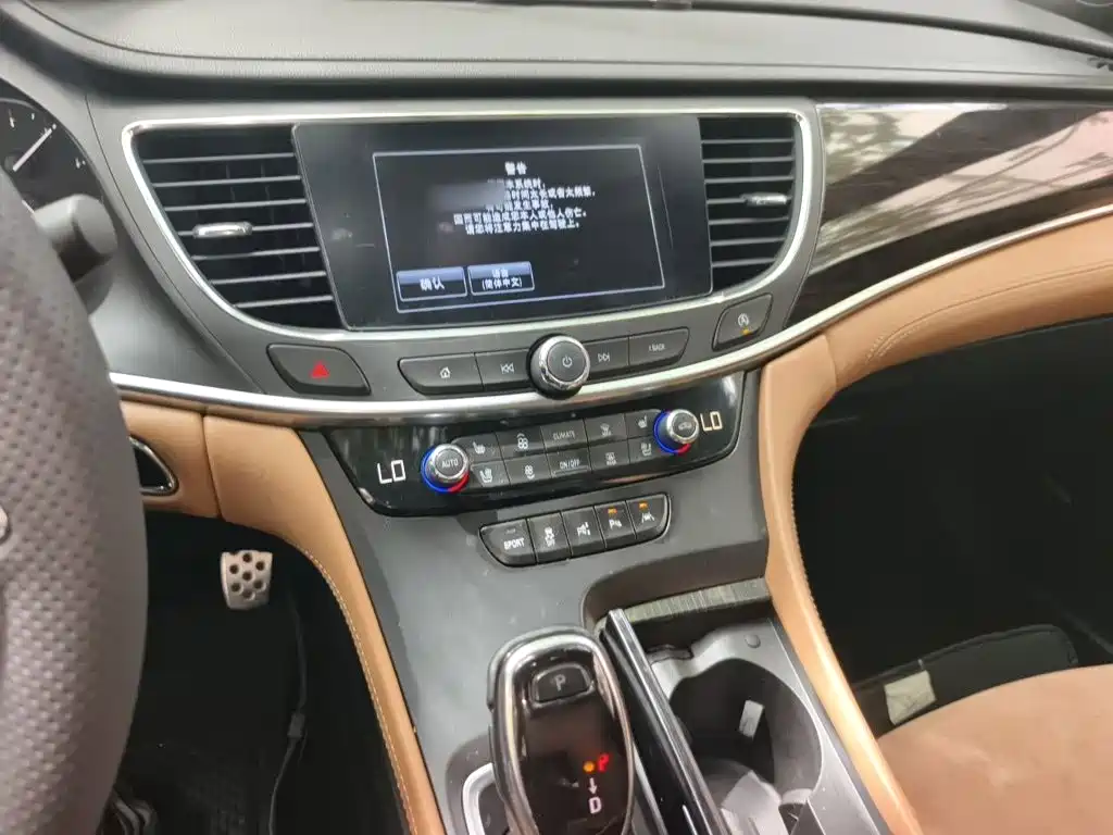 Фото 6 - Buick LaCrosse