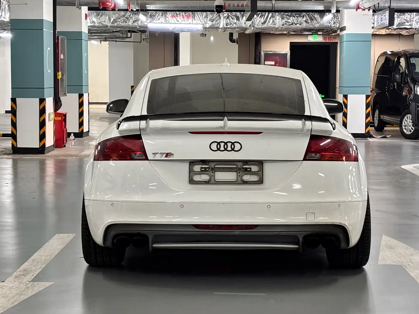 Audi TTS 2011 Model TTS Coupe 2.0TFSI quattro фото 4