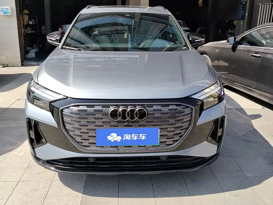 Фото 2 - Audi Q4 e-tron
