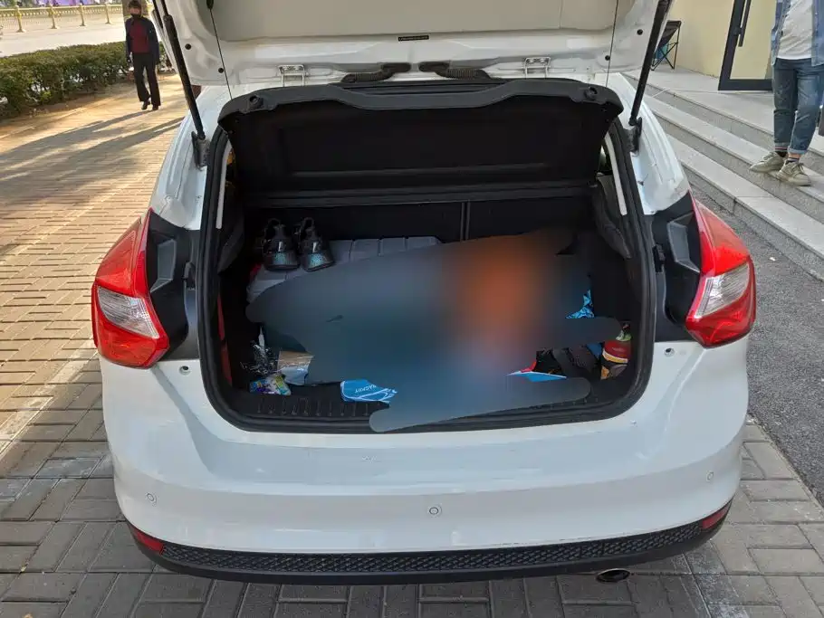 Фото 4 - Ford Focus