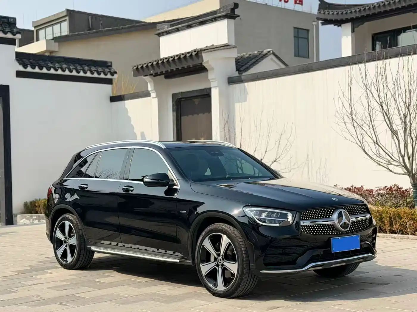 MERCEDES-BENZ GLC