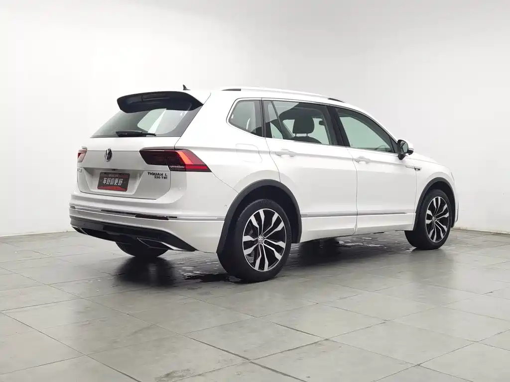Фото 2 - Volkswagen Tiguan L