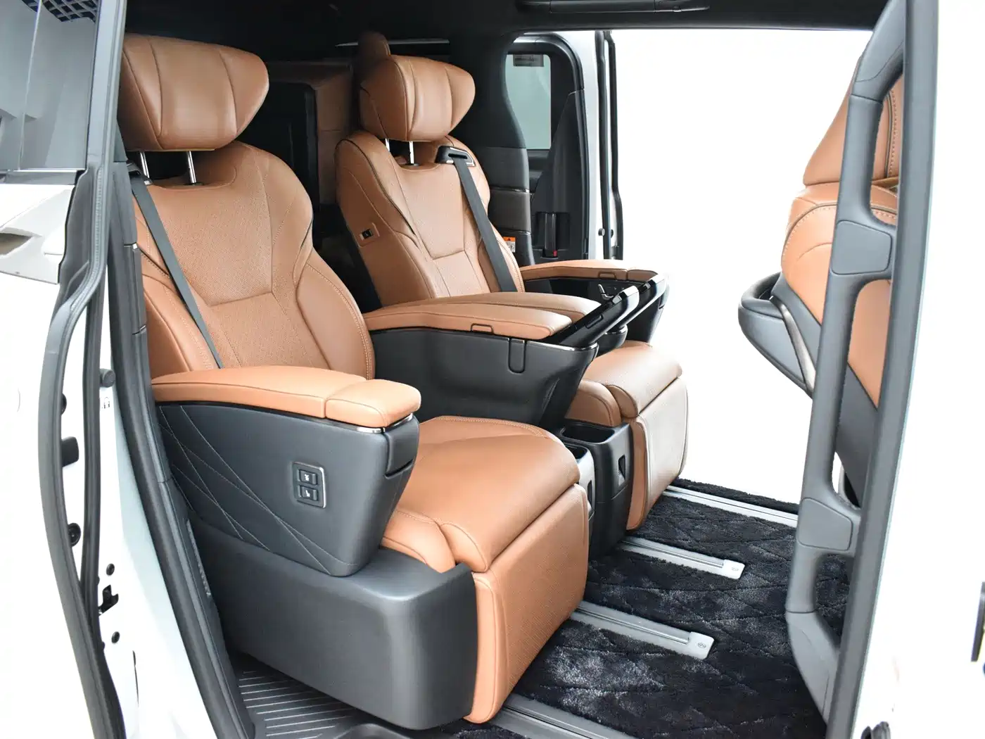 Toyota Vellfire 2026 2025 Crown Hybrid 2.5L Ink Gold Executive Edition