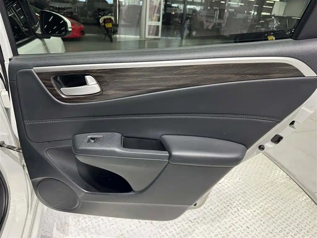 Honda Jade 2018 2017 1.8L Automatic Comfort Edition 5-seater