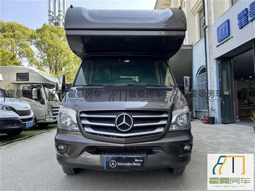 Zhongyi Motorhome Sprinter RV 2016 Model Sprinter Dual Expansion Type C RV фото 3