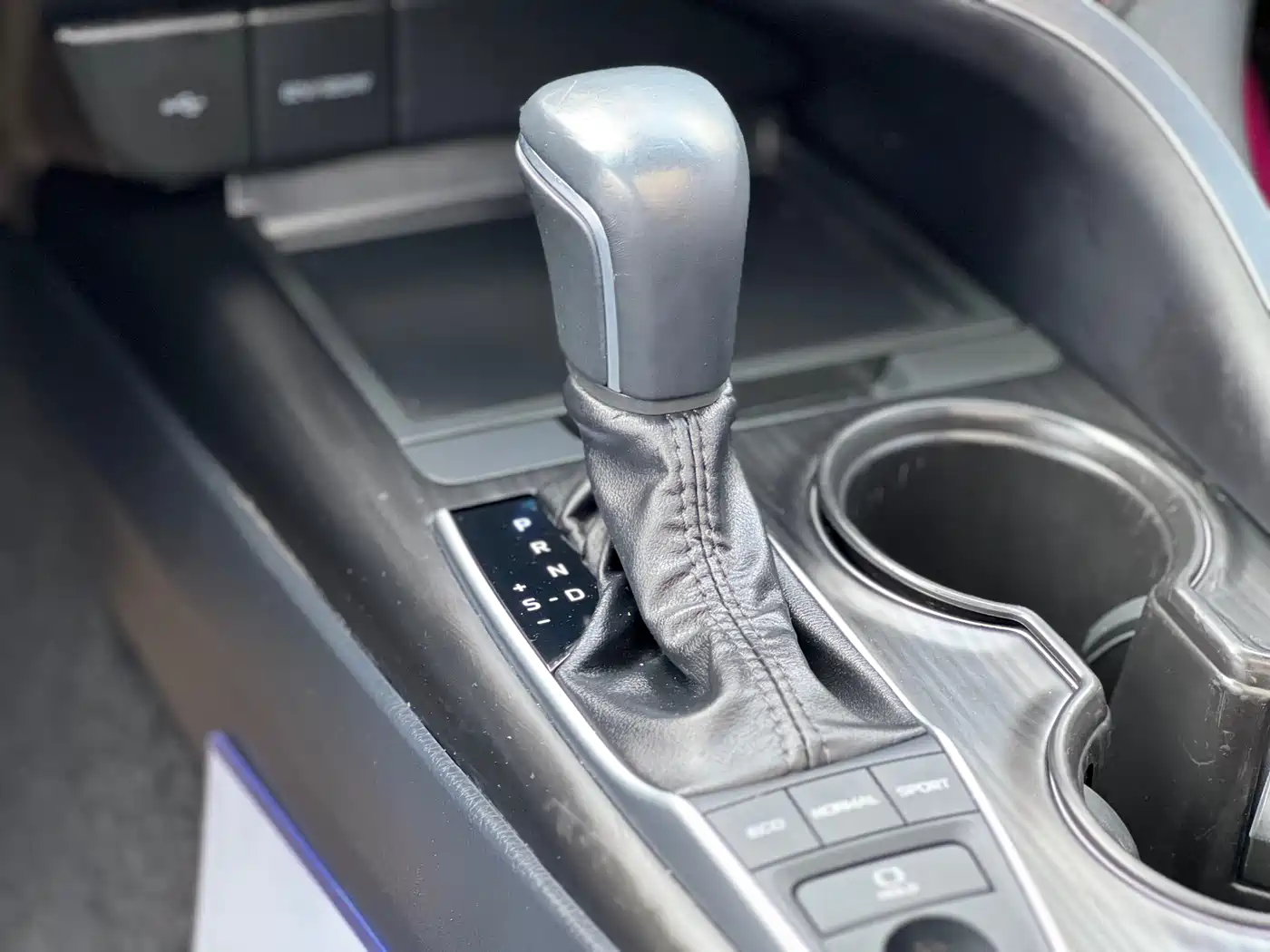 Toyota Camry 2021 2.5G Luxury Edition фото 15