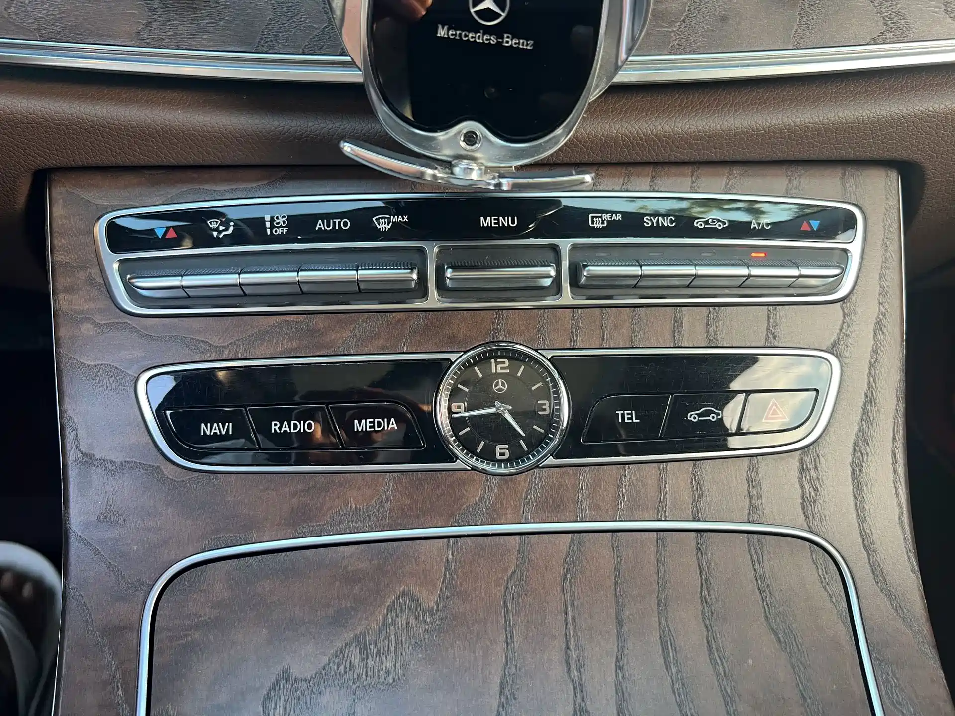 Фото 9 - Mercedes-Benz E-Class