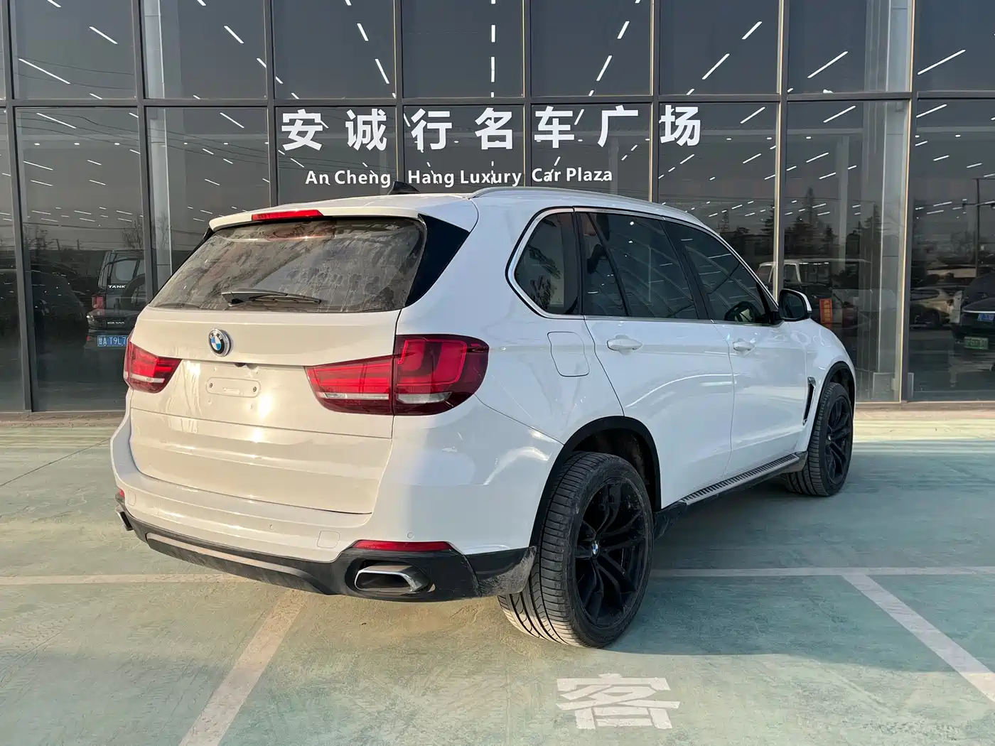BMW X5 (Import) 2018 xDrive35i Elegant Model фото 16