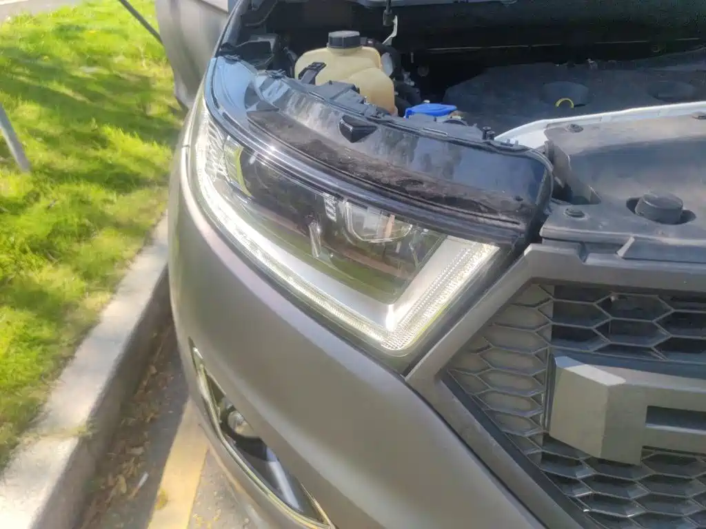 Photo 7 - Ford Edge