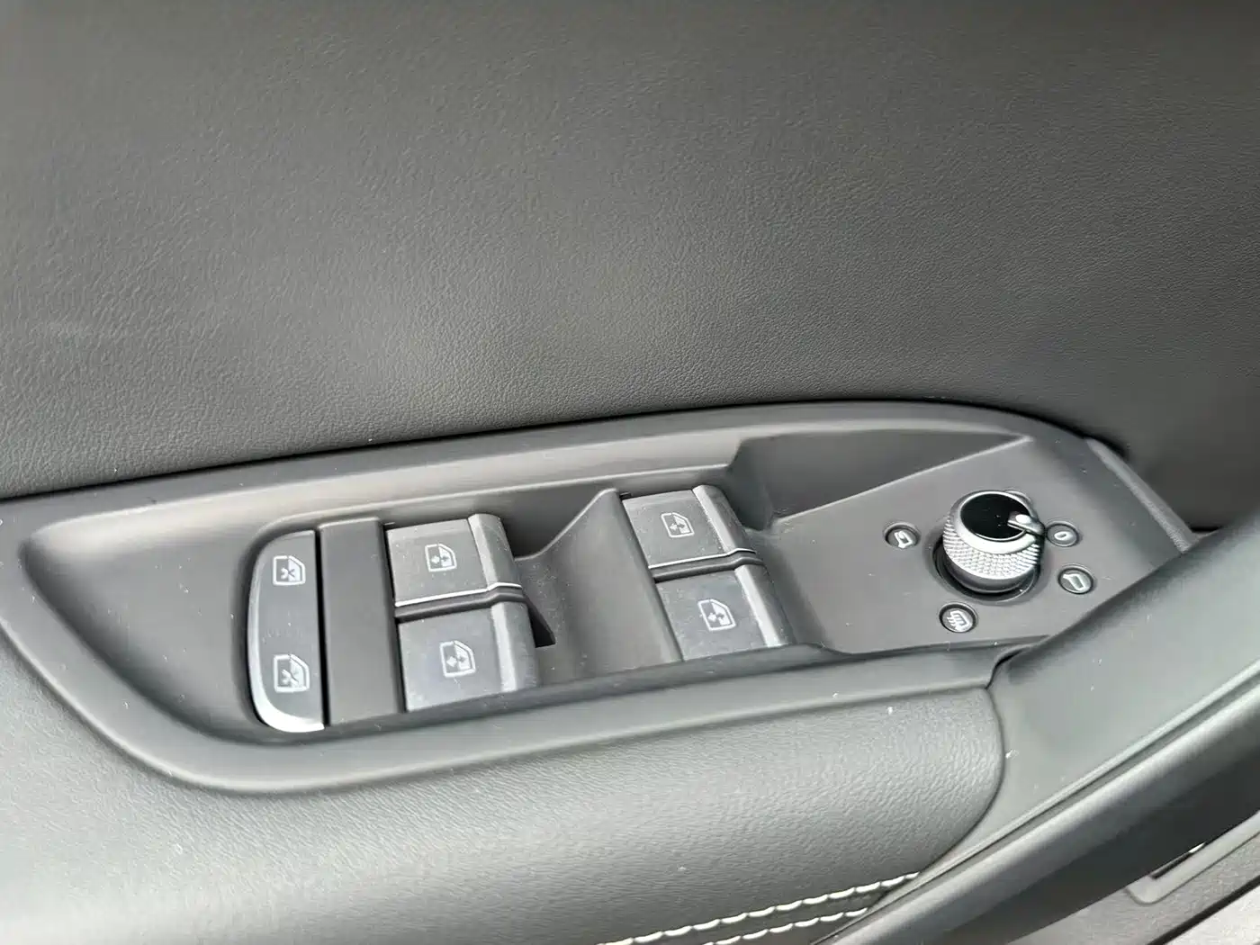 Audi Q5L 2025 40 TFSI Luxury Dynamic фото 18