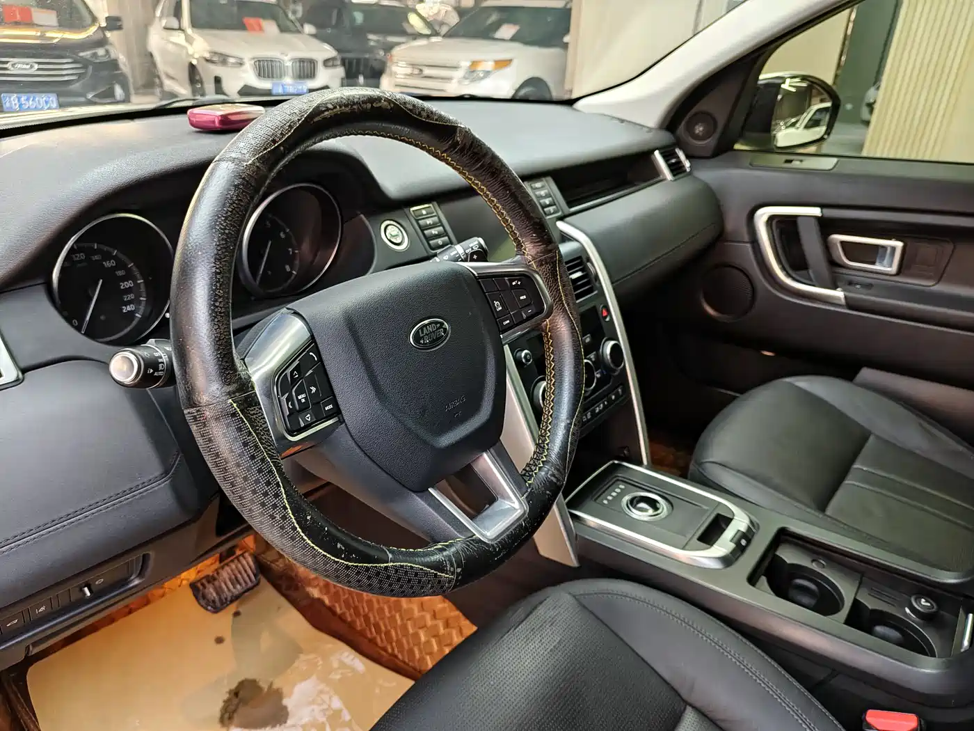 Land Rover Discovery Sport 2018 240PS SE Edition фото 11