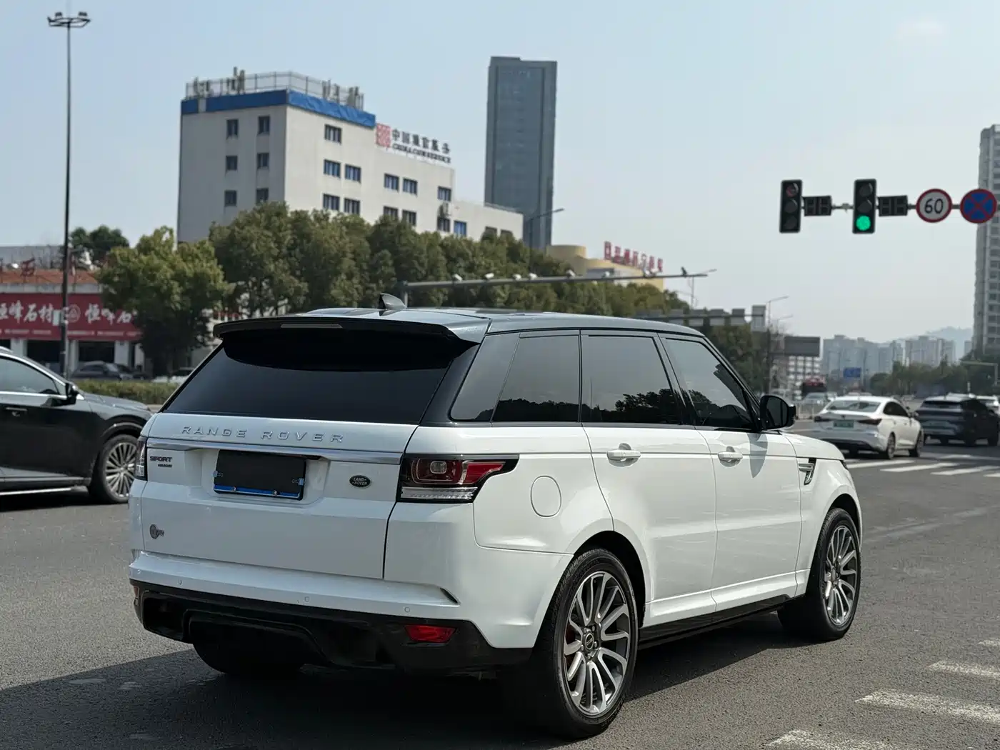 Land Rover Range Rover Sport 2017 3.0 SC V6 HSE фото 16